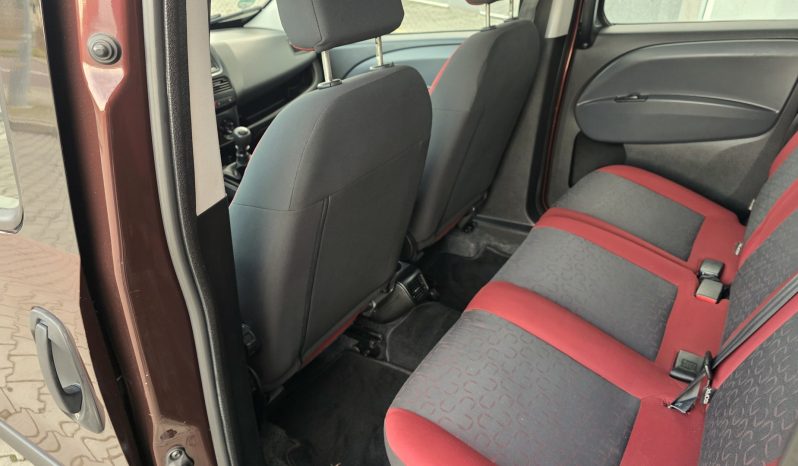 
								KLIMA  4 el. szyby  Czujniki parkowania full									